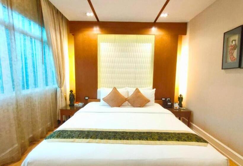 اتاق لوکس با چشم‌انداز باغ, Vartika Resovilla Kuiburi Beach Resort And Villas
