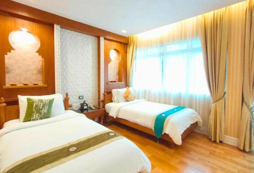 اتاق لوکس با چشم‌انداز باغ, Vartika Resovilla Kuiburi Beach Resort And Villas