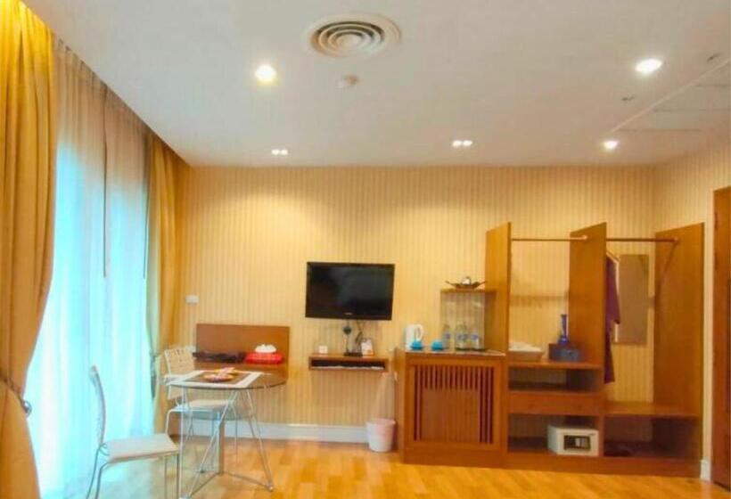 اتاق لوکس با چشم‌انداز باغ, Vartika Resovilla Kuiburi Beach Resort And Villas