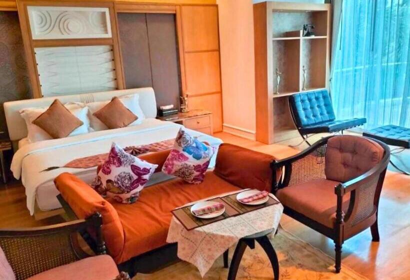 سوییت اجرایی, Vartika Resovilla Kuiburi Beach Resort And Villas