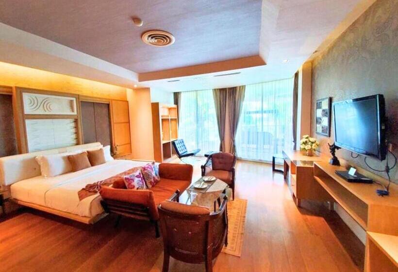 سوییت اجرایی, Vartika Resovilla Kuiburi Beach Resort And Villas