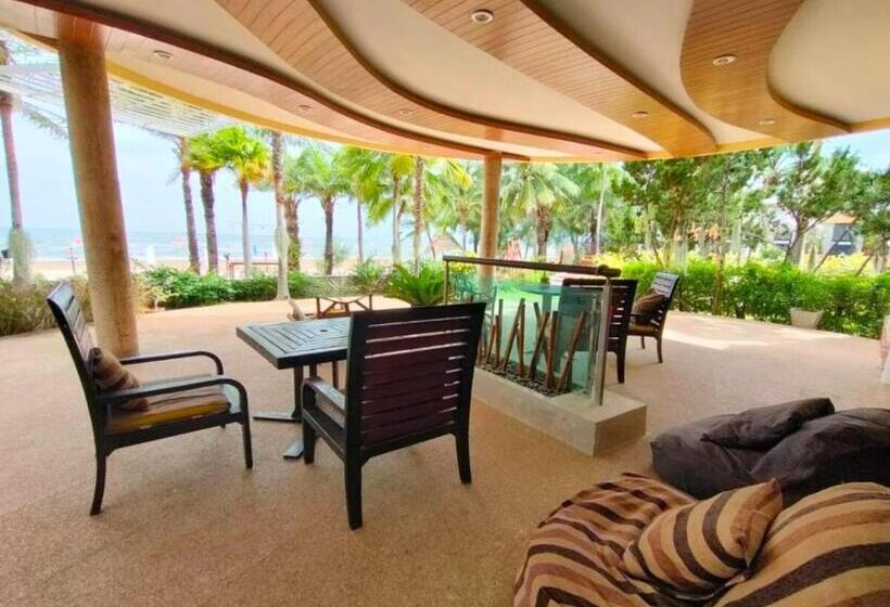 سوییت اجرایی, Vartika Resovilla Kuiburi Beach Resort And Villas