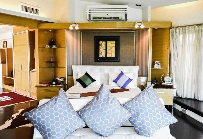 سوئیت پرزیدنت, Vartika Resovilla Kuiburi Beach Resort And Villas