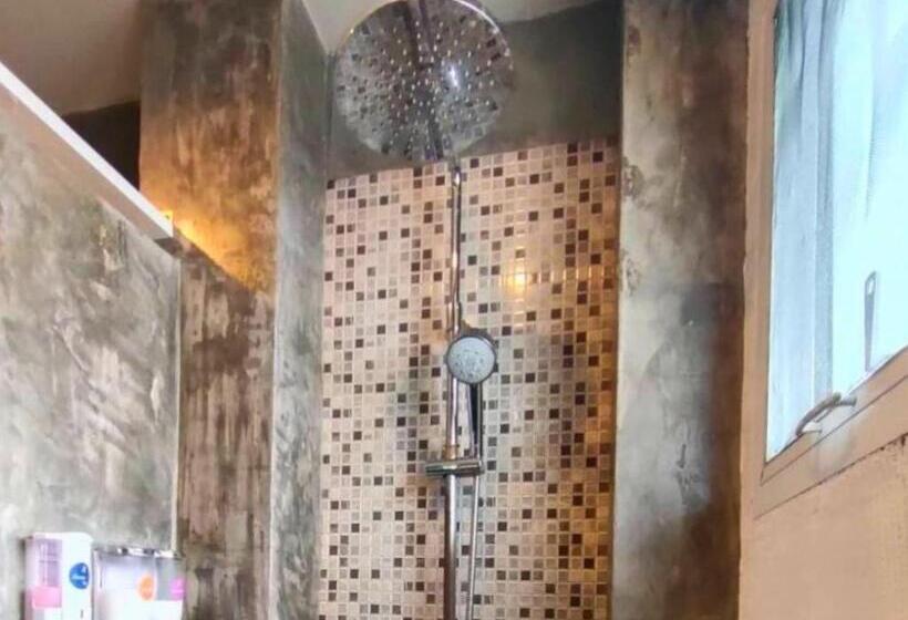 اتاق لوکس با چشم‌انداز باغ, Vartika Resovilla Kuiburi Beach Resort And Villas