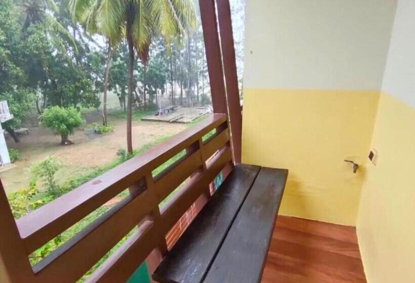 اتاق لوکس با چشم‌انداز باغ, Vartika Resovilla Kuiburi Beach Resort And Villas