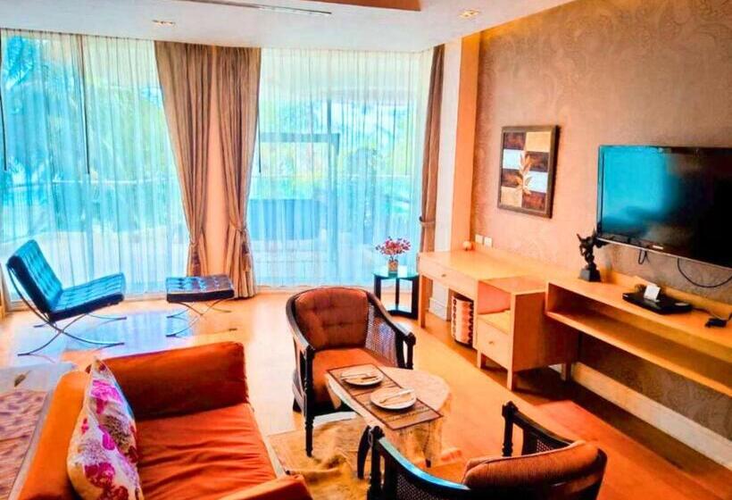 سوییت اجرایی, Vartika Resovilla Kuiburi Beach Resort And Villas