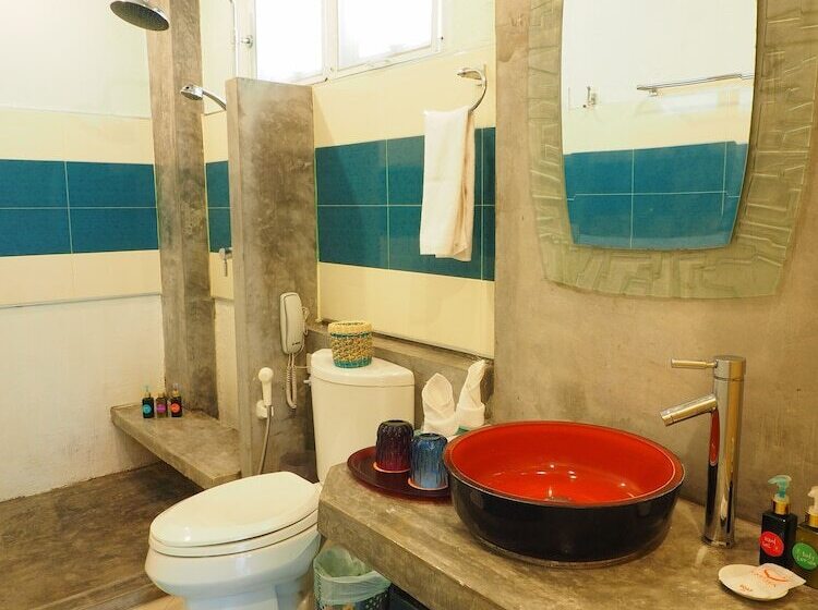 سوییت خانوادگی, Vartika Resovilla Kuiburi Beach Resort And Villas