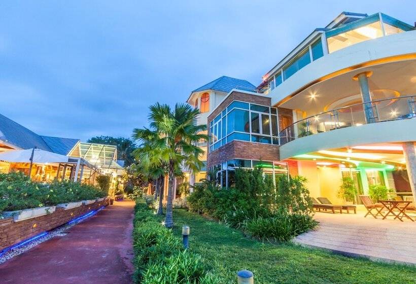 سوییت اجرایی, Vartika Resovilla Kuiburi Beach Resort And Villas
