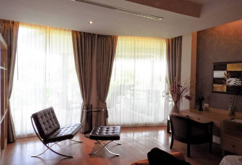 سوییت اجرایی, Vartika Resovilla Kuiburi Beach Resort And Villas