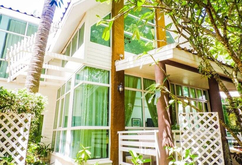 سوییت خانوادگی, Vartika Resovilla Kuiburi Beach Resort And Villas