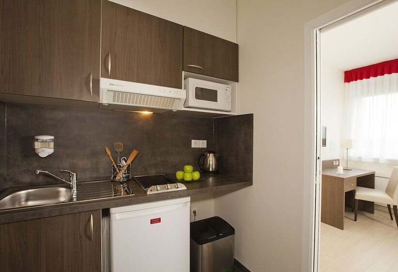 Студия Стандарт, Residhome Reims Centre