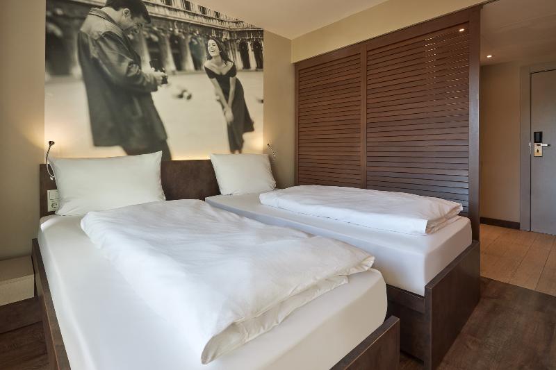 اتاق استاندارد با چشم‌انداز دریا, Auberge Discovery Bay Hong Kong