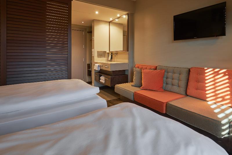 اتاق استاندارد با چشم‌انداز دریا, Auberge Discovery Bay Hong Kong