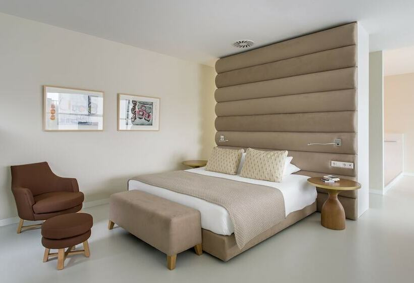 Suite, Room Mate Aitana
