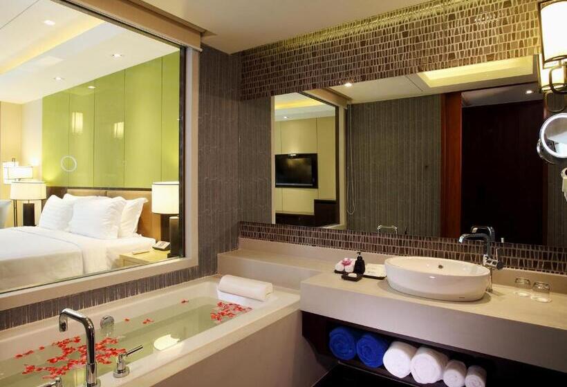 Номер Premium Вид на Бассейн, Graceland Khaolak Beachfront Resort