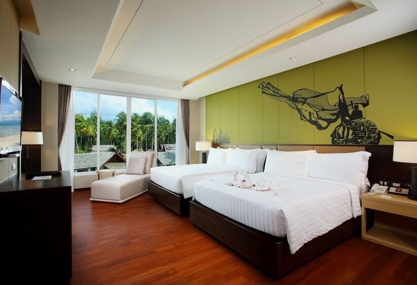 Люкс Вид на Бассейн, Graceland Khaolak Beachfront Resort