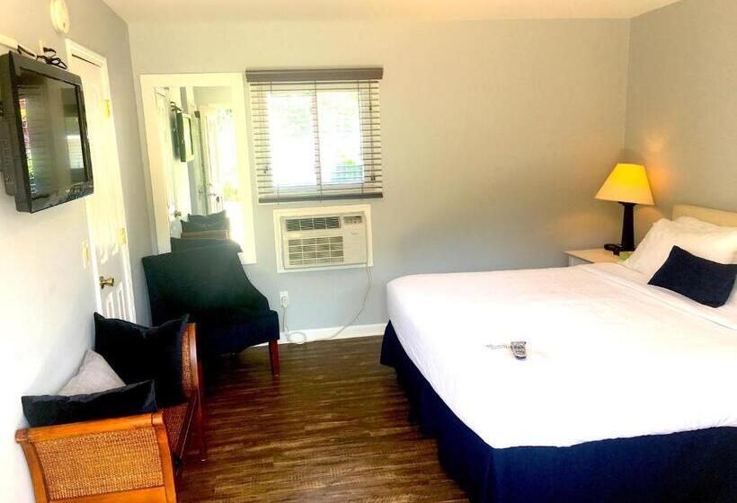 Номер Superior Кровать Кинг, Shorewood Inn