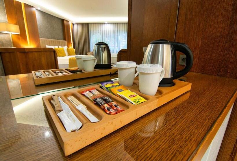 سوییت خانوادگی, Vela Verde Hotel & Spa