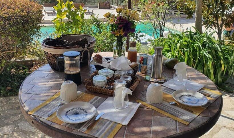 ガーデンビュースタンダードルーム, Mon Coin De Provence Petit Déjeuner Offert
