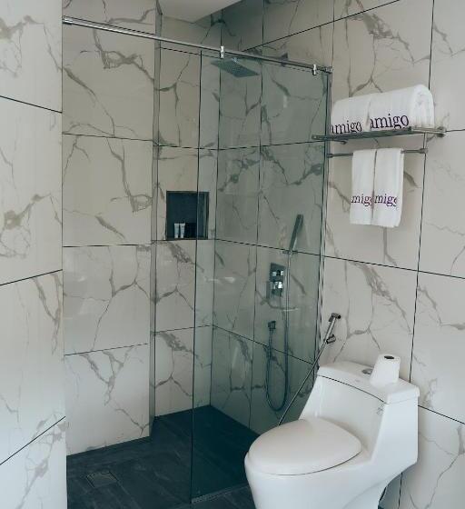 سوئیت با تخت بزرگ, Amigo Hotel Bintulu