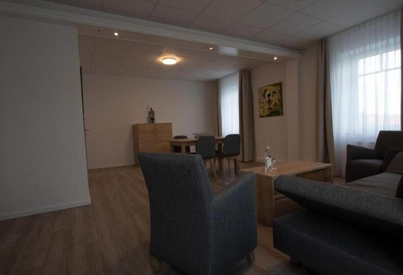 Люкс Повышенной Комфортности, Central Hotel Wagenfeld