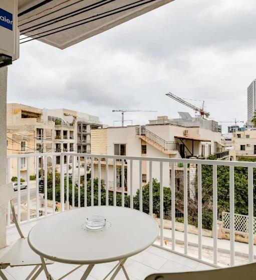 اتاق لوکس با بالکن, Casa Leon Malta