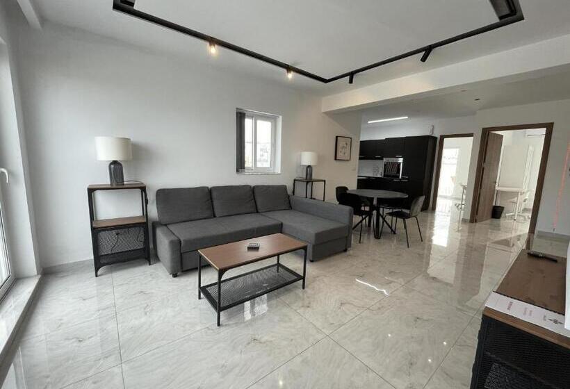 سوئیت با وان آب گرم, Casa Leon Malta