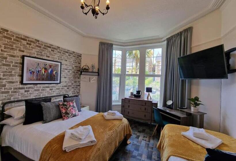Трехместный Номер Комфорт, Lansdowne Simply Stay