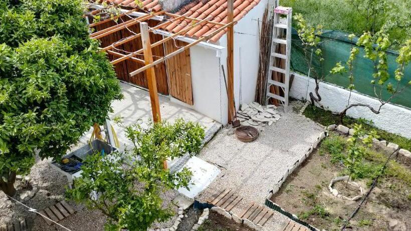 اتاق استاندارد با سرویس بهداشتی مشترک, Villa Shardana B&b
