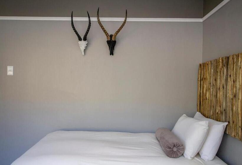 Дом 3 Спальни, Desert Wind Private Guest And Game Farm