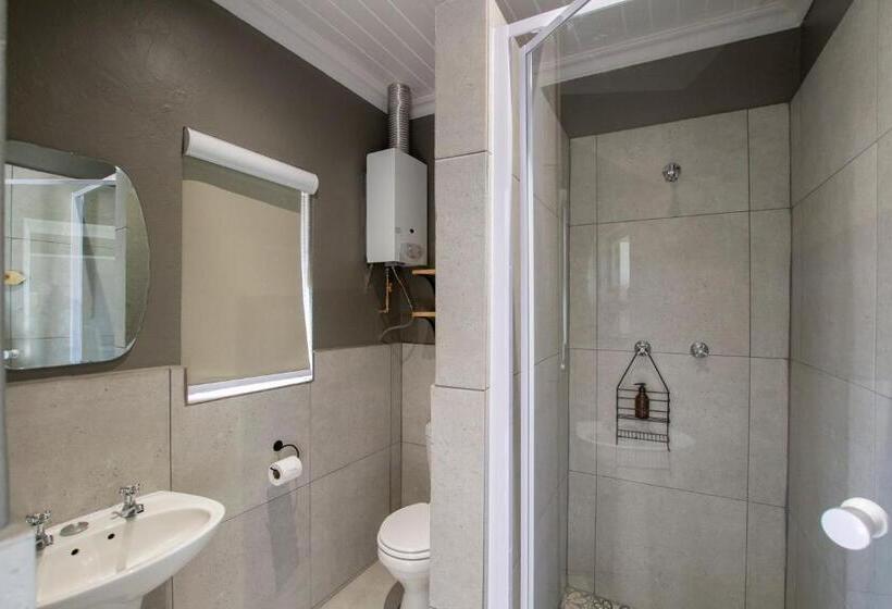 Дом 3 Спальни, Desert Wind Private Guest And Game Farm