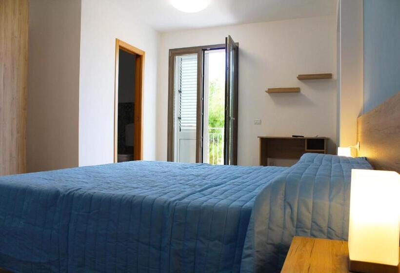 海景标准间带阳台, Bed Ponente