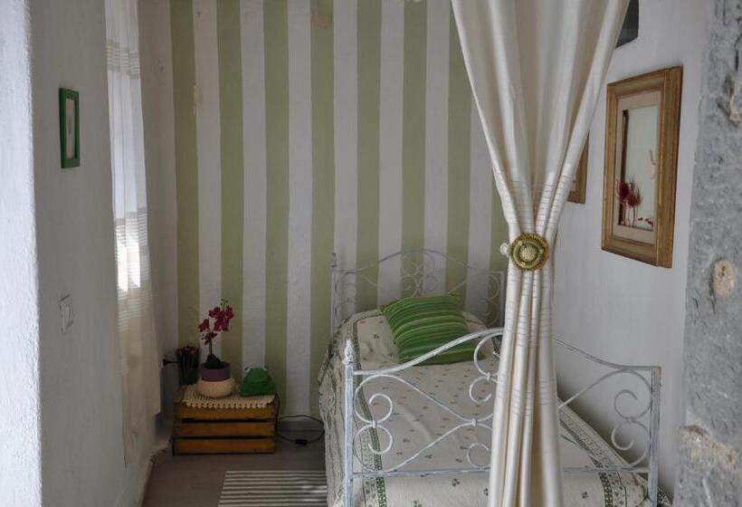 اتاق استاندارد سه نفره, Agriturismo B&b Luna Di Quarazzana In Fivizzano Tuscany