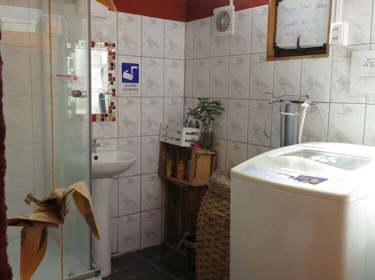 اتاق استاندارد با سرویس بهداشتی مشترک, Hostal Mirenart