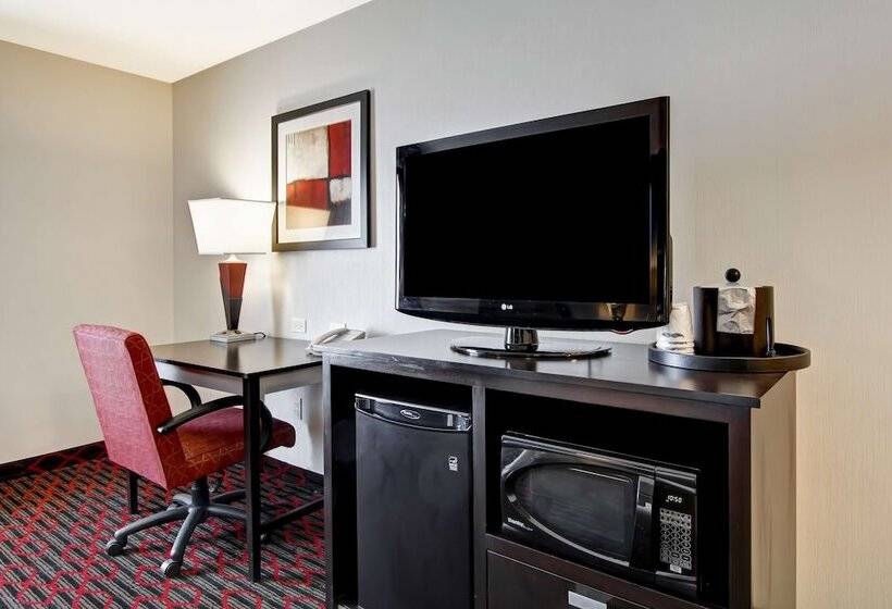 Номер Стандарт, Hampton Inn & Suites By Hilton Red Deer