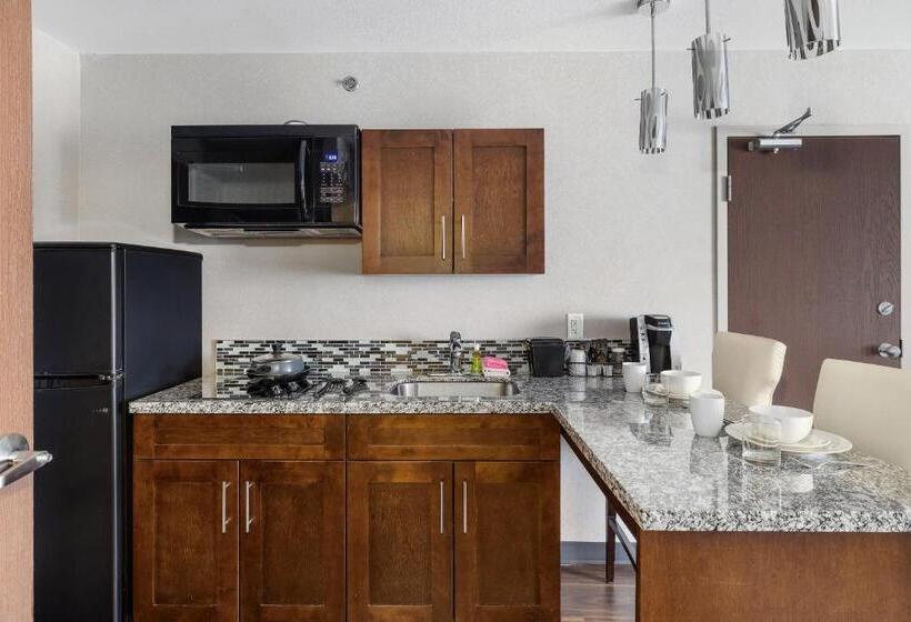 スイート, Home Inn & Suites Yorkton