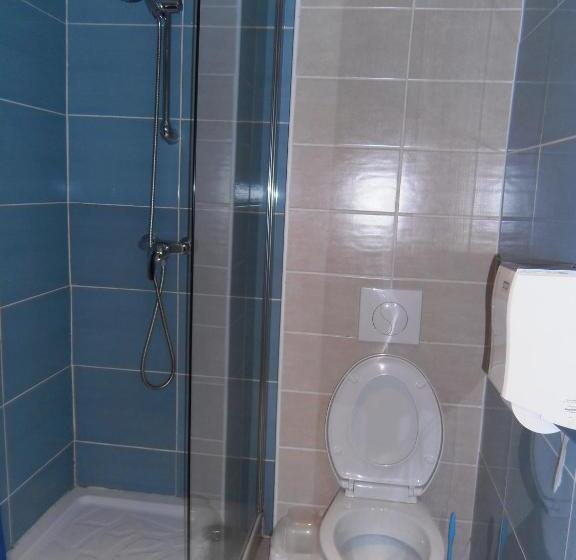 Quarto Economy, Hôtel Des Arceaux