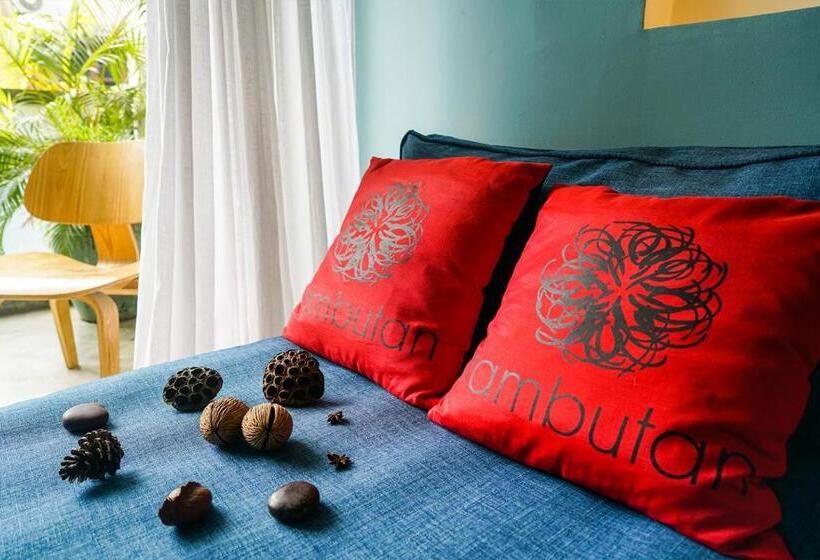 اتاق لوکس با چشم‌انداز استخر, Rambutan Resort – Phnom Penh