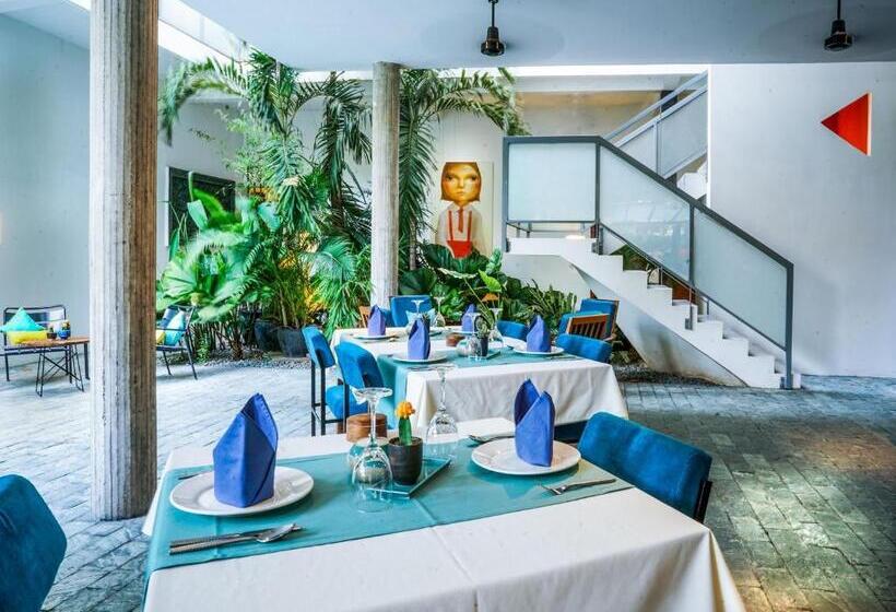 اتاق استاندارد با چشم‌انداز استخر, Rambutan Resort – Phnom Penh