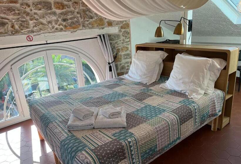 Номер Стандарт Трехместный, Villa Roseraie