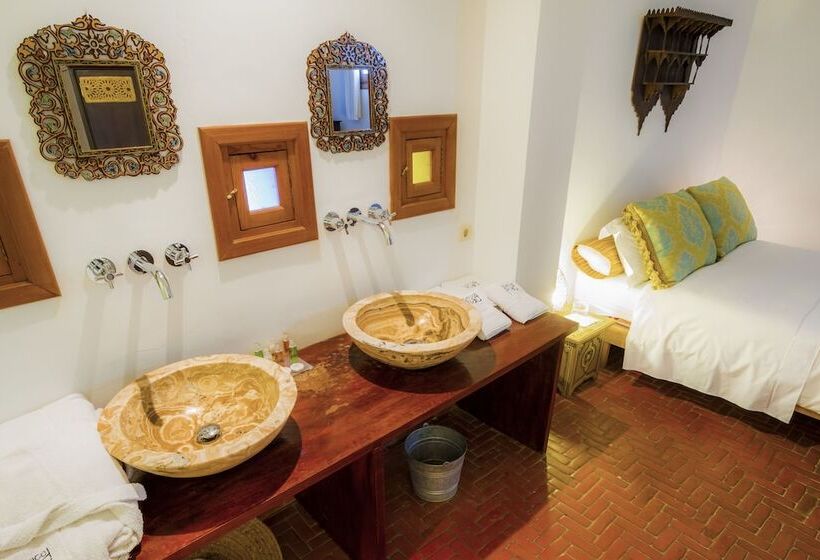 시니어 스위트, Blanco Riad