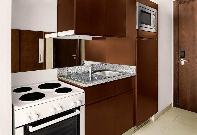 Полулюкс, Novotel Dubai Al Barsha