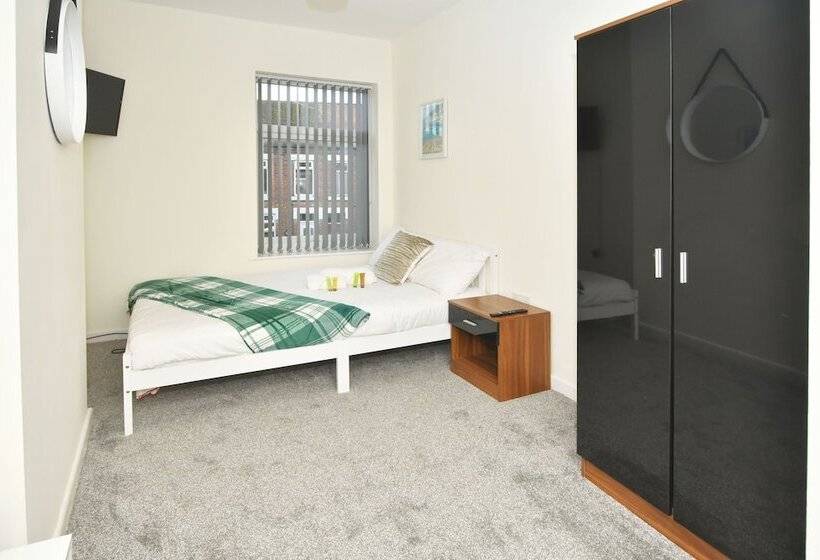 اتاق استاندارد با سرویس بهداشتی مشترک, Townhouse @ Hall O Shaw Street Crewe