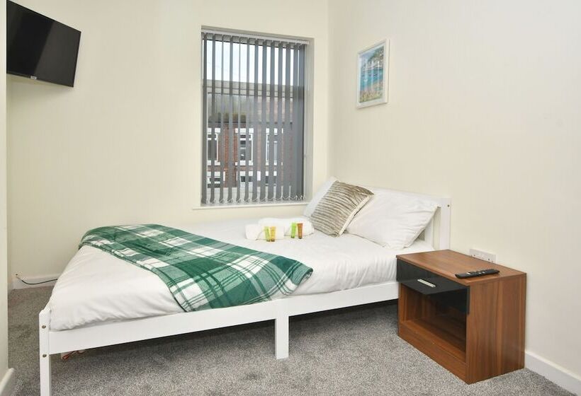 اتاق استاندارد با سرویس بهداشتی مشترک, Townhouse @ Hall O Shaw Street Crewe