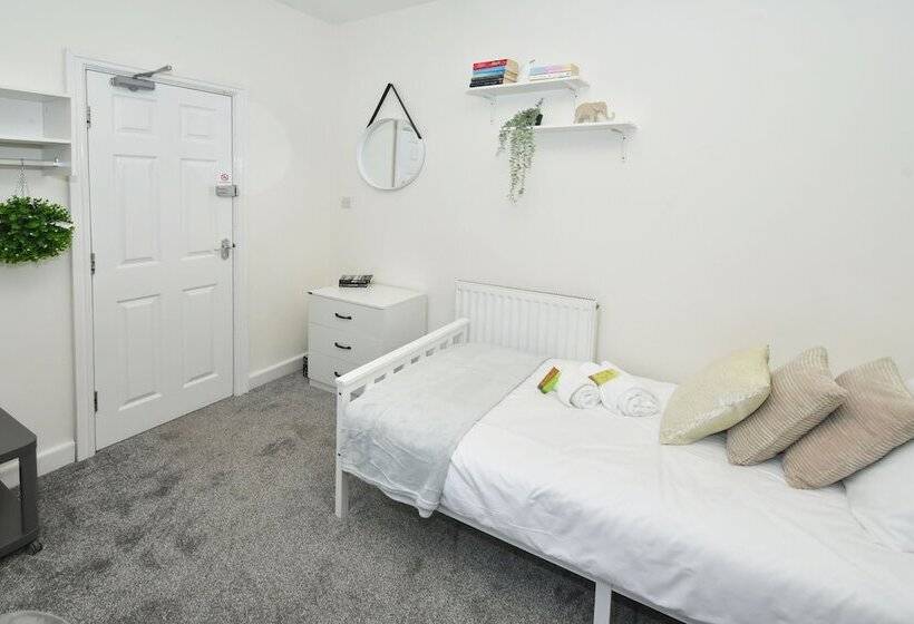 اتاق استاندارد یک تخته با سرویس بهداشتی مشترک, Townhouse @ Hall O Shaw Street Crewe