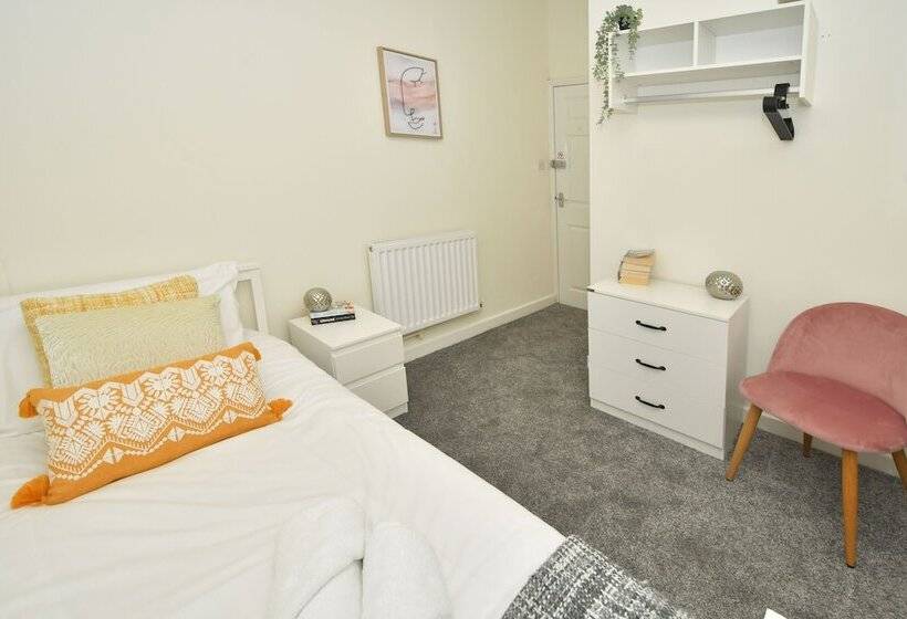 اتاق استاندارد یک تخته با سرویس بهداشتی مشترک, Townhouse @ Hall O Shaw Street Crewe