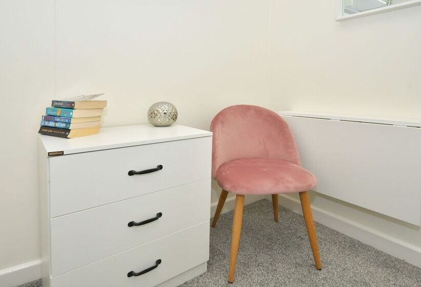 اتاق استاندارد یک تخته با سرویس بهداشتی مشترک, Townhouse @ Hall O Shaw Street Crewe