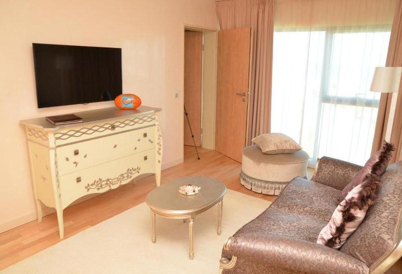 سوییت جونیور, Carmen International Hotel Venus   Fost Becali