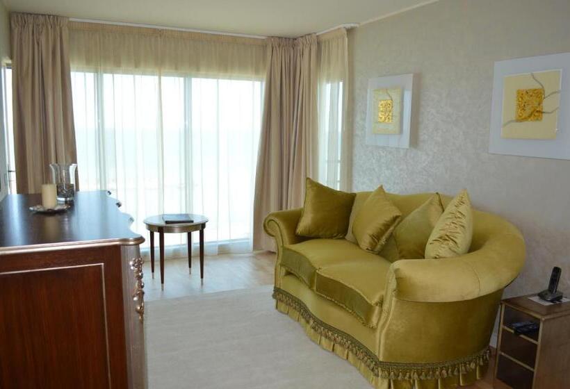 سوییت جونیور, Carmen International Hotel Venus   Fost Becali