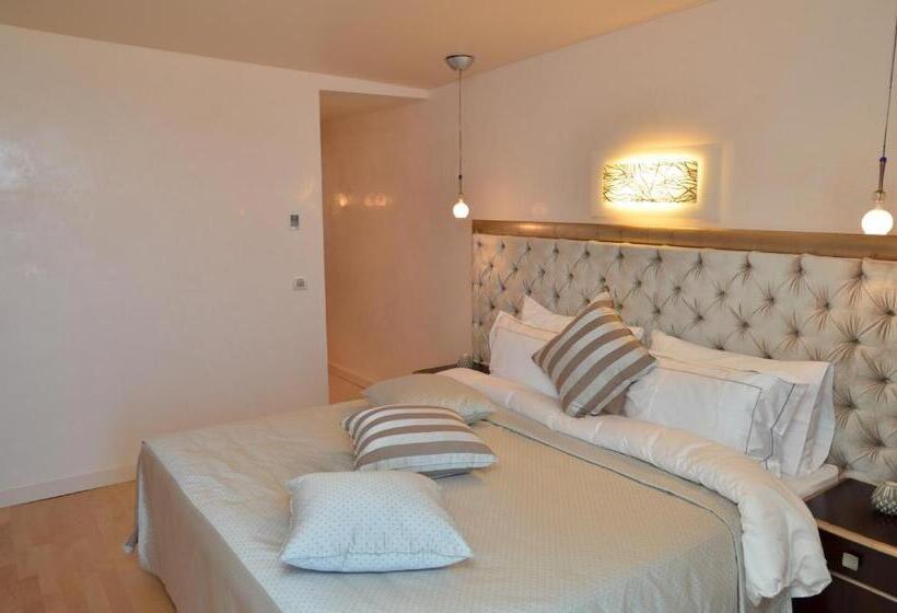 سوییت جونیور, Carmen International Hotel Venus   Fost Becali
